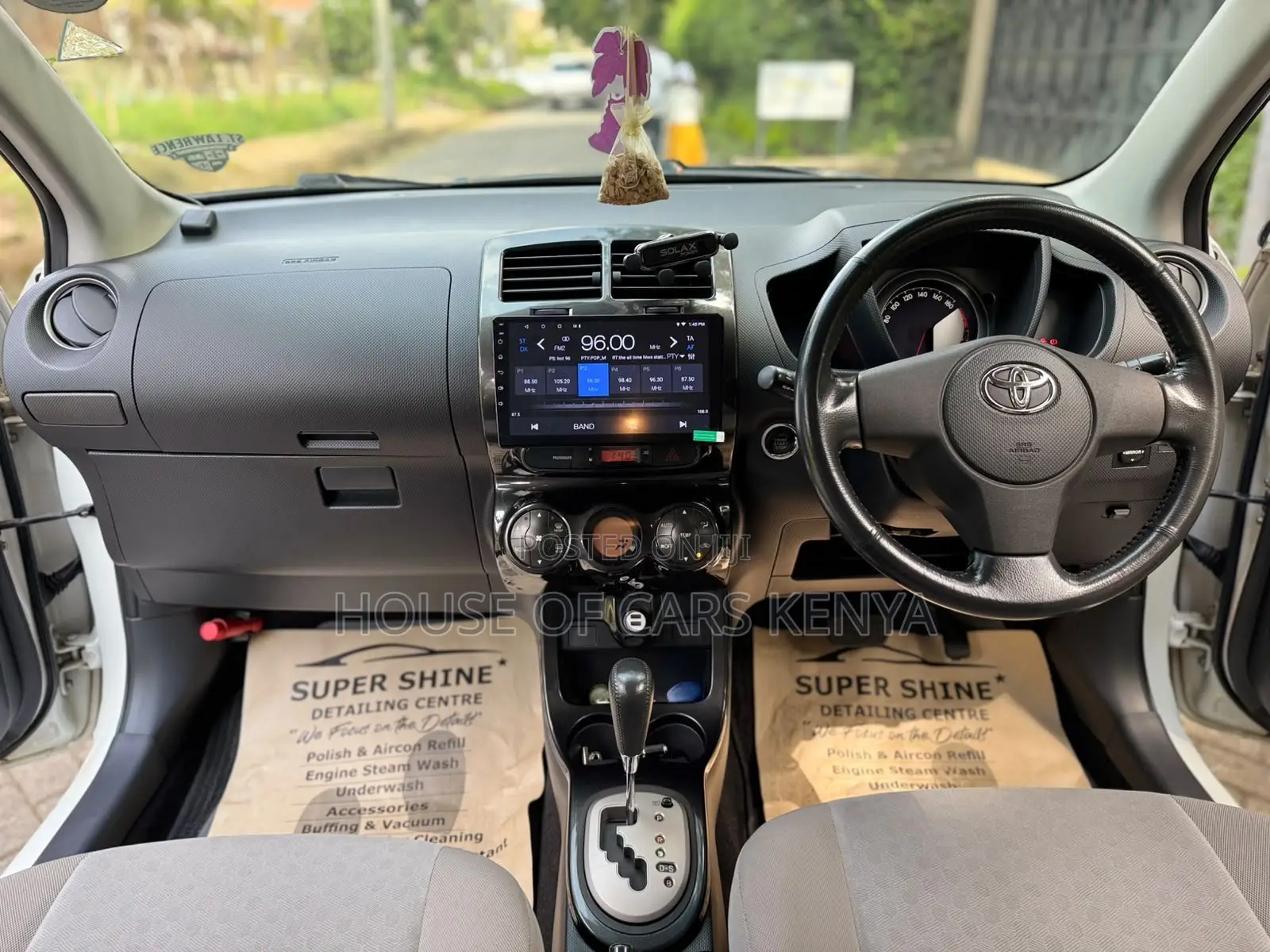 Toyota IST 2010 White