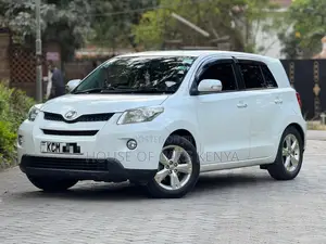 Toyota IST 2010 White