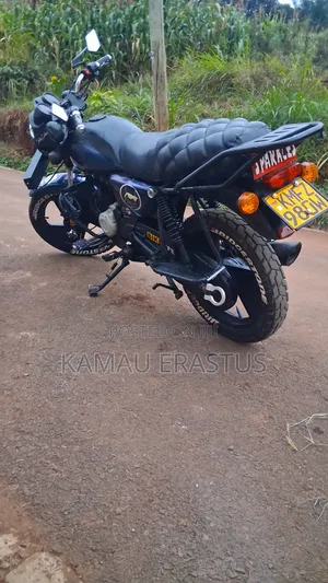 Bajaj Boxer 2020 White