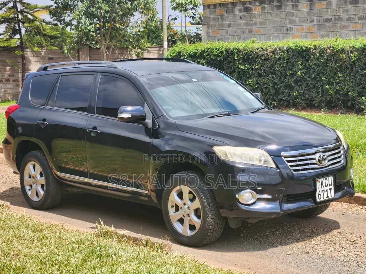 Toyota Vanguard 2013 Black