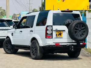 Land Rover Discovery 2016 White