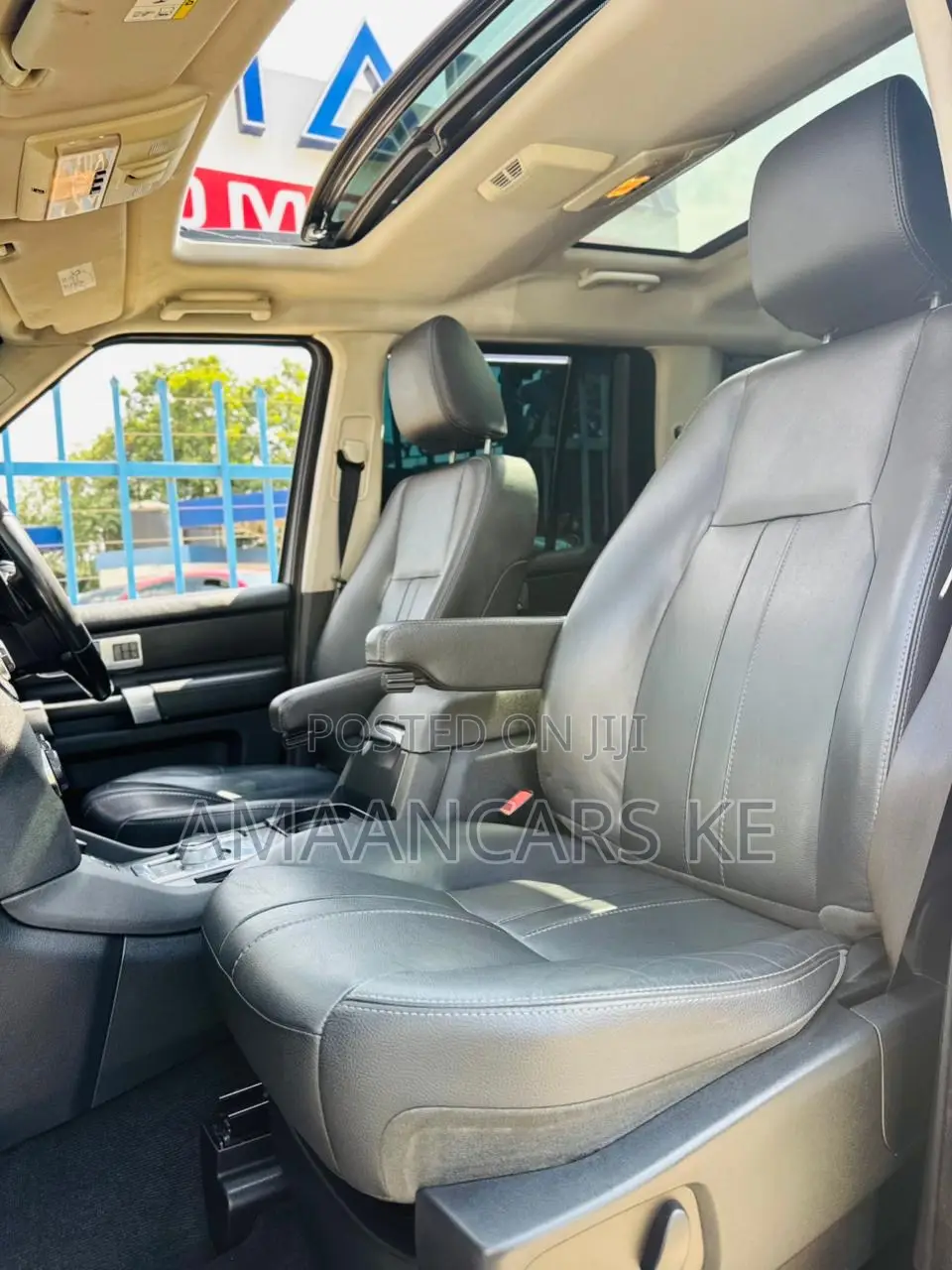 Land Rover Discovery 2016 White
