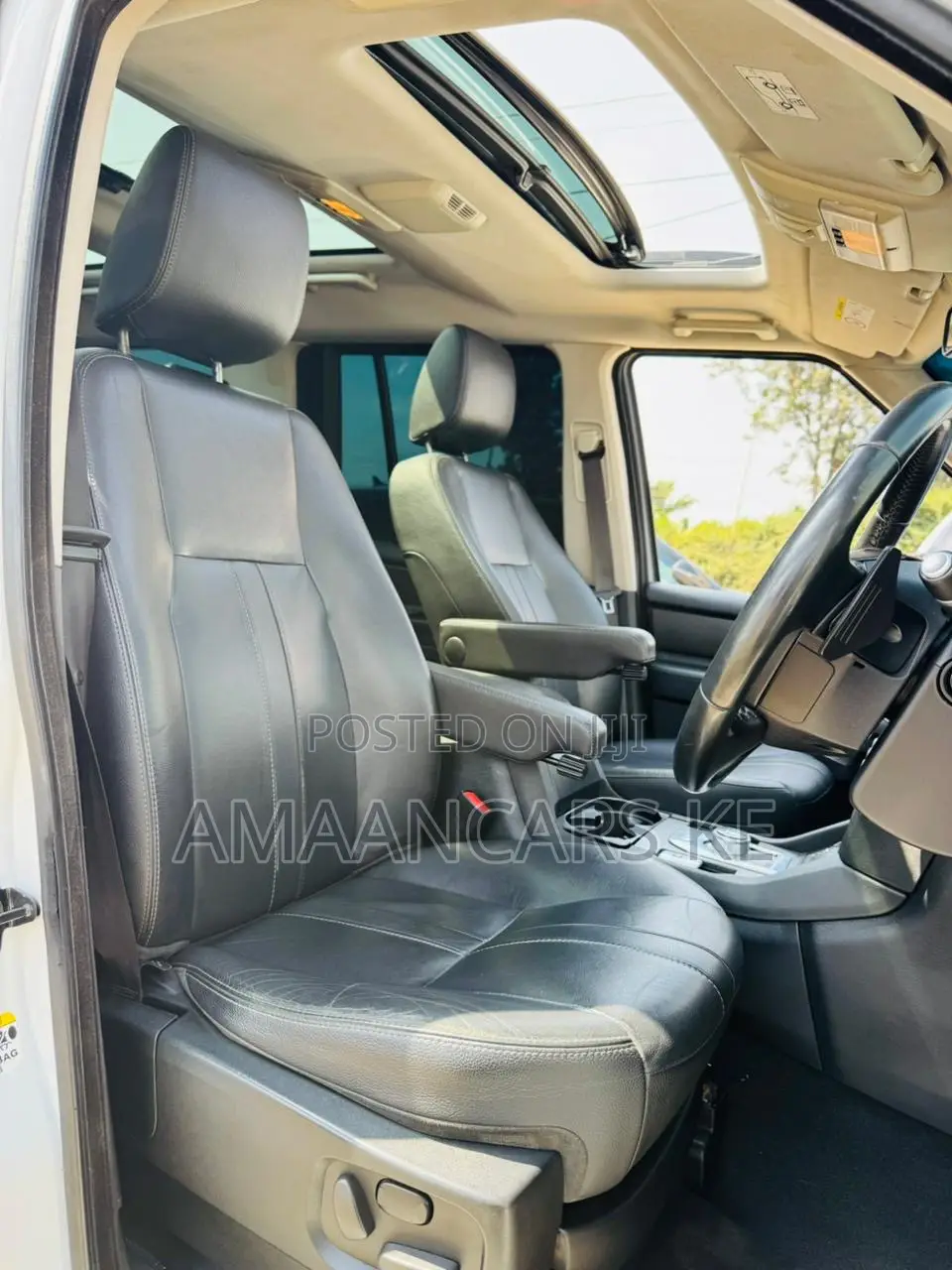 Land Rover Discovery 2016 White