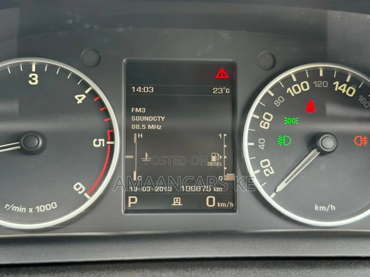 Land Rover Discovery 2016 White