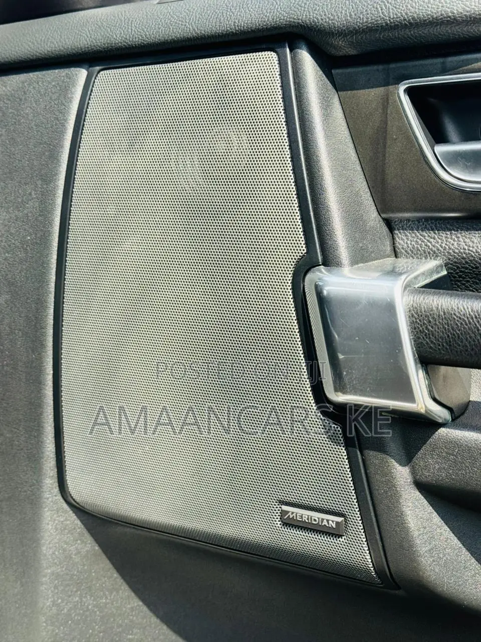 Land Rover Discovery 2016 White
