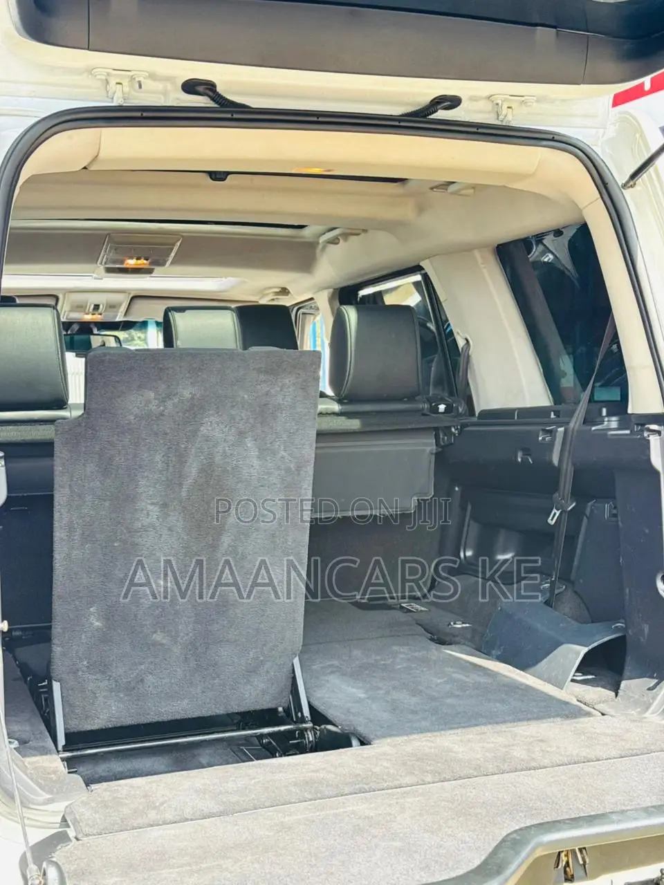 Land Rover Discovery 2016 White