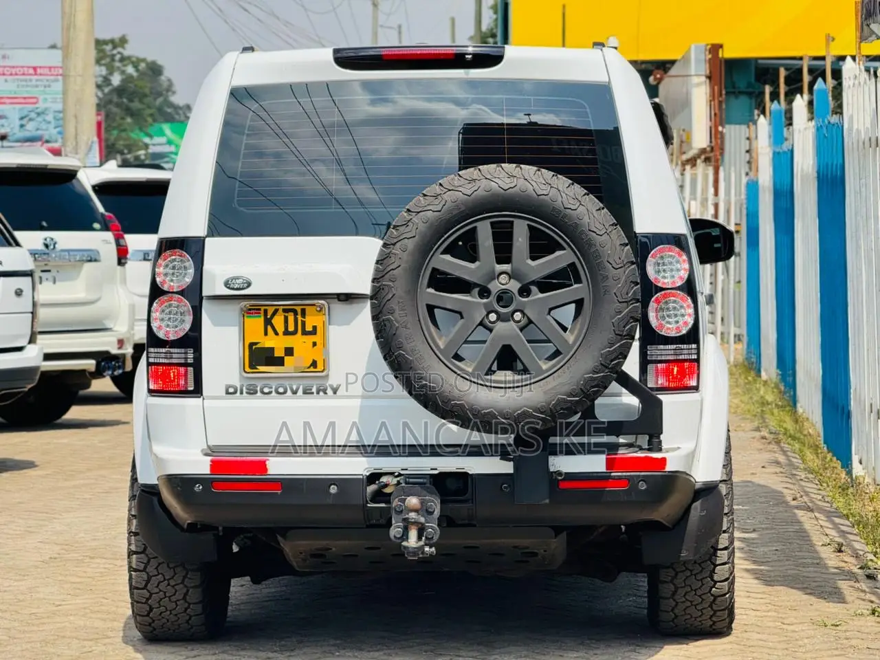 Land Rover Discovery 2016 White