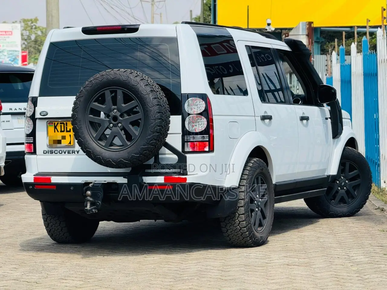Land Rover Discovery 2016 White