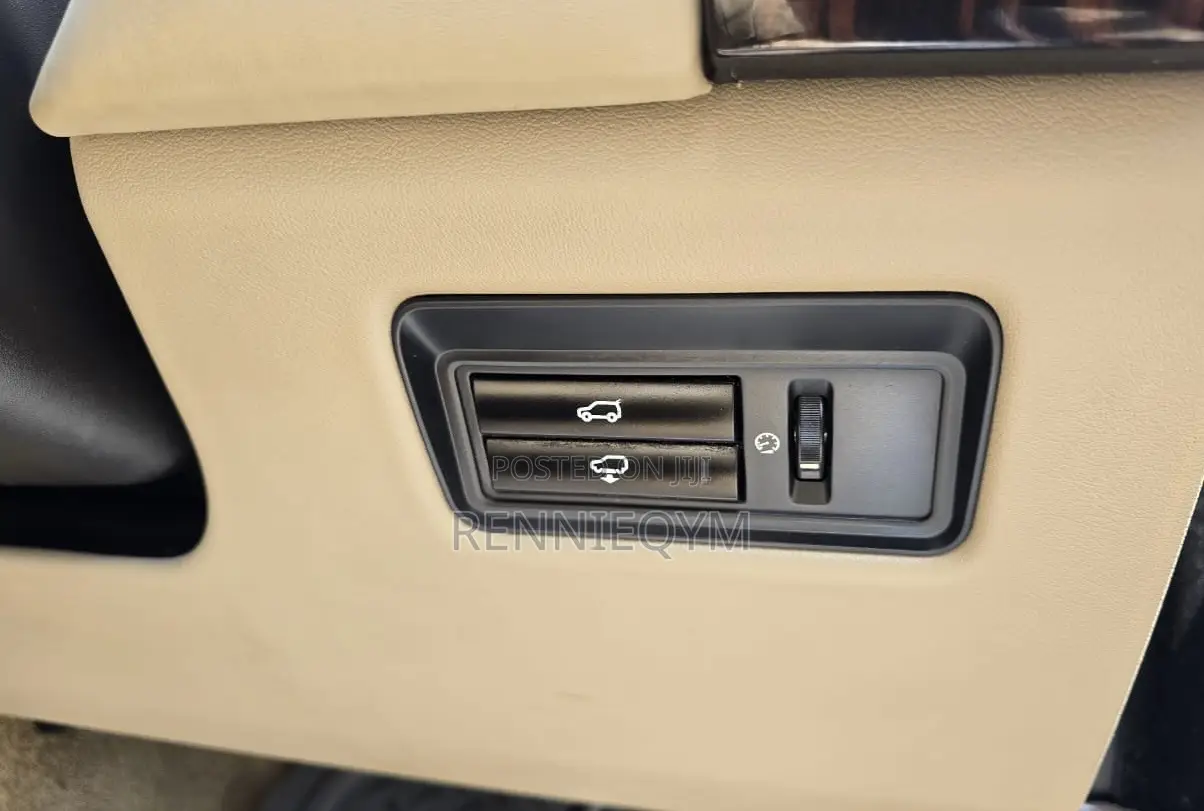 Land Rover Range Rover Vogue 2014 Black