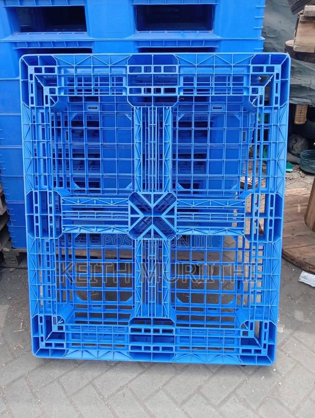 Plastic Pallets - thumbnail 3
