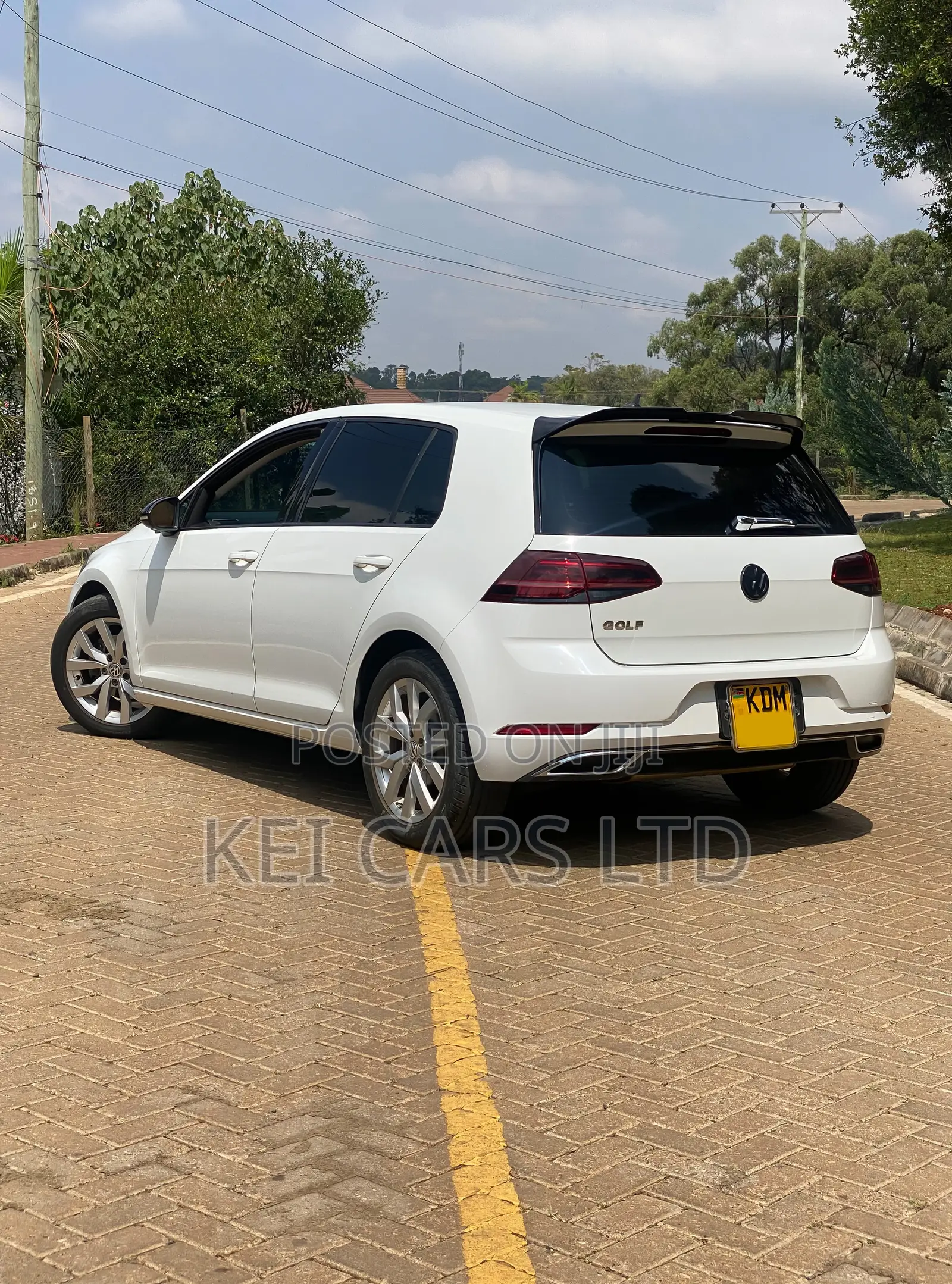 Volkswagen Golf TSI S FWD 2018 White