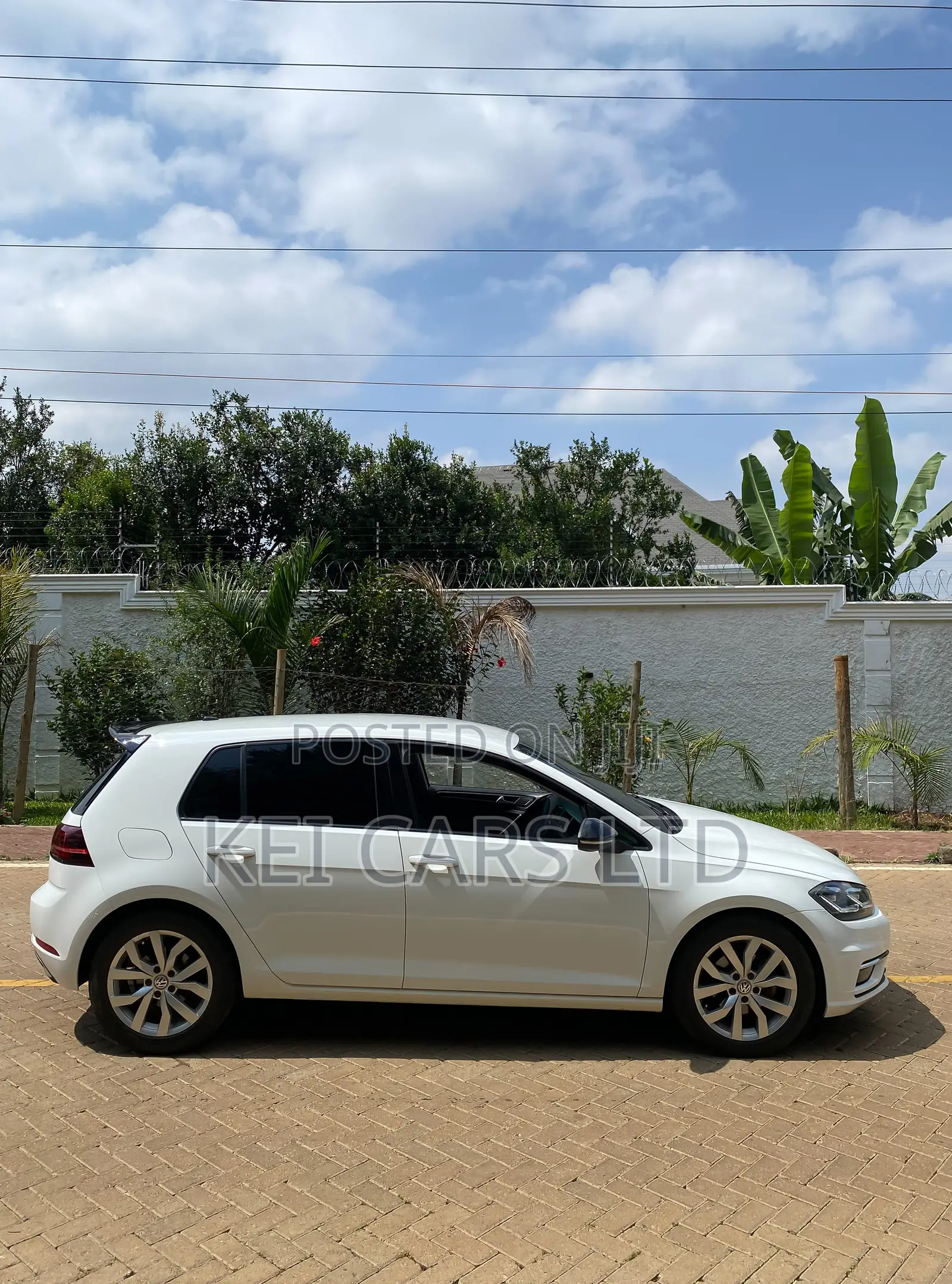 Volkswagen Golf TSI S FWD 2018 White