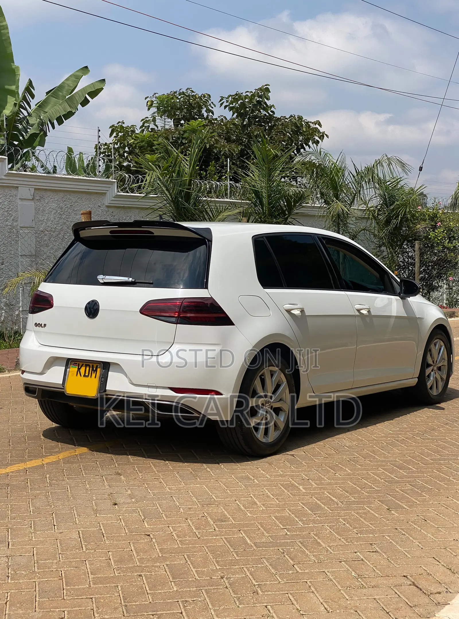Volkswagen Golf TSI S FWD 2018 White