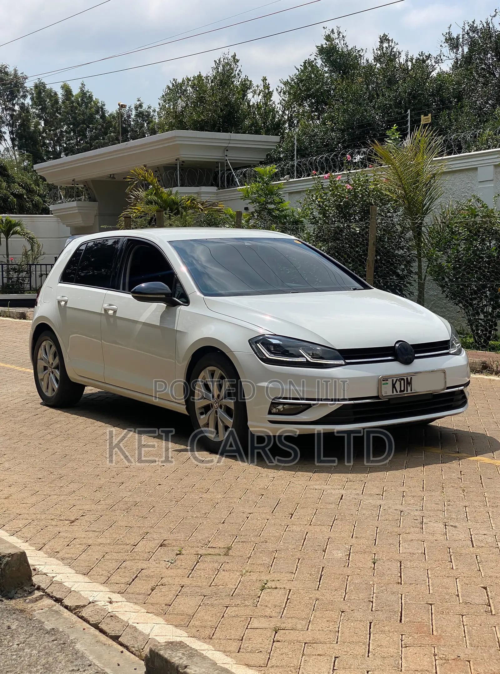 Volkswagen Golf TSI S FWD 2018 White