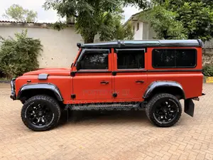 Land Rover Defender Puma 110 2.4 TD 2009 Orange
