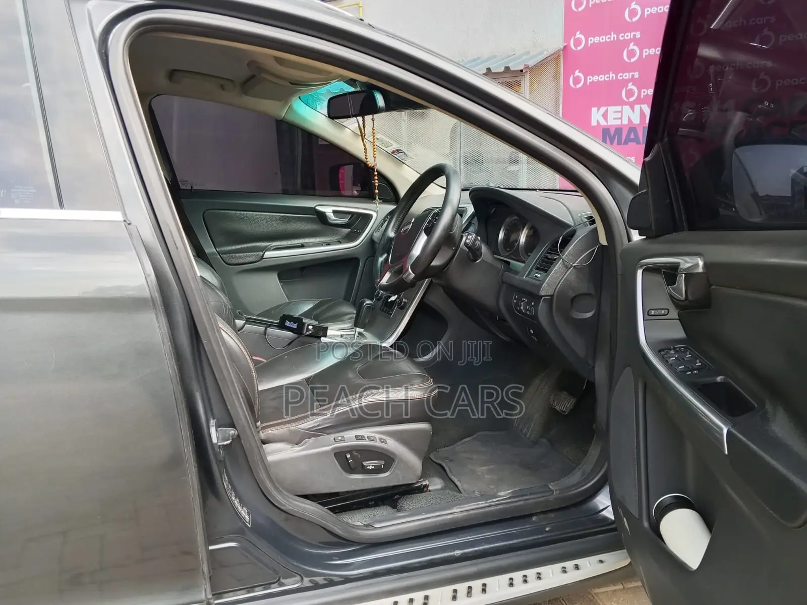 Volvo XC60 2012 Gray