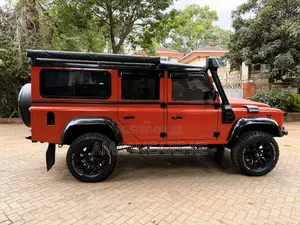 Land Rover Defender Puma 110 2.4 TD 2009 Orange