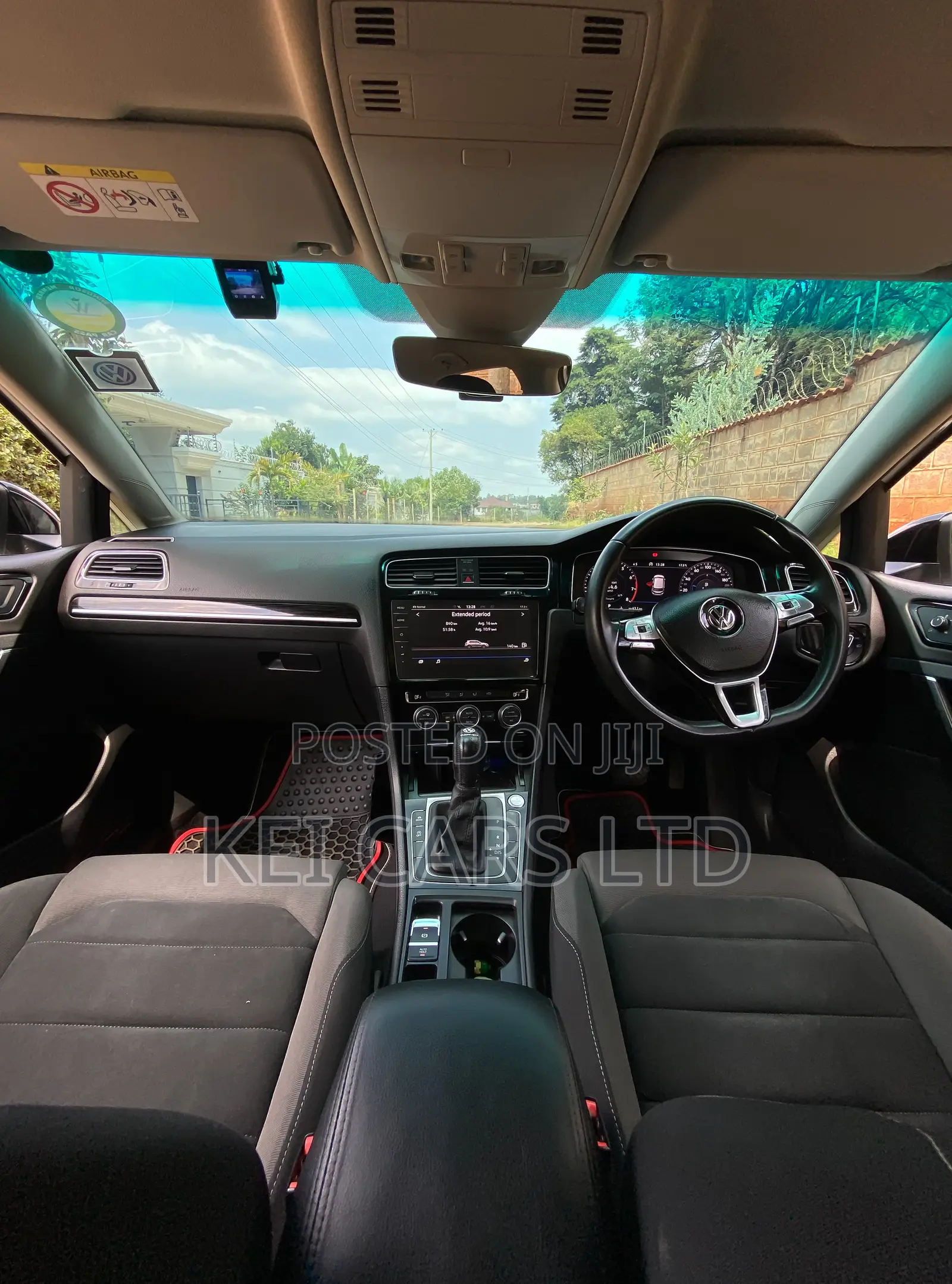 Volkswagen Golf TSI S FWD 2018 White