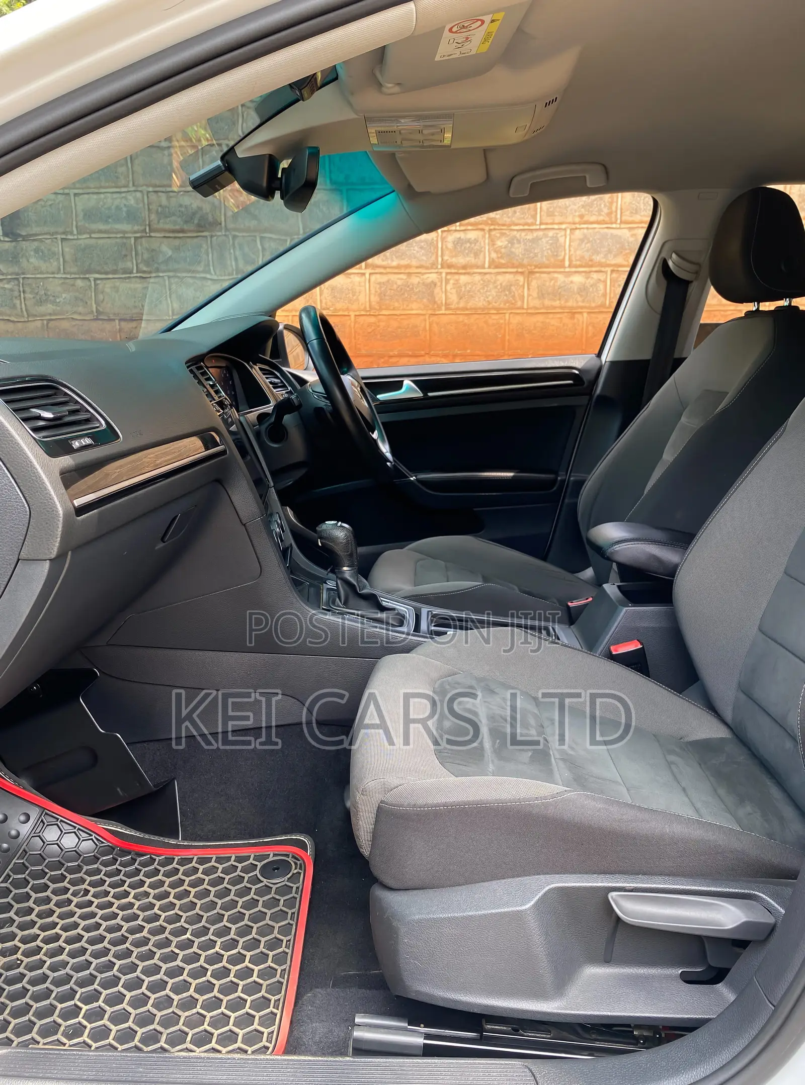 Volkswagen Golf TSI S FWD 2018 White