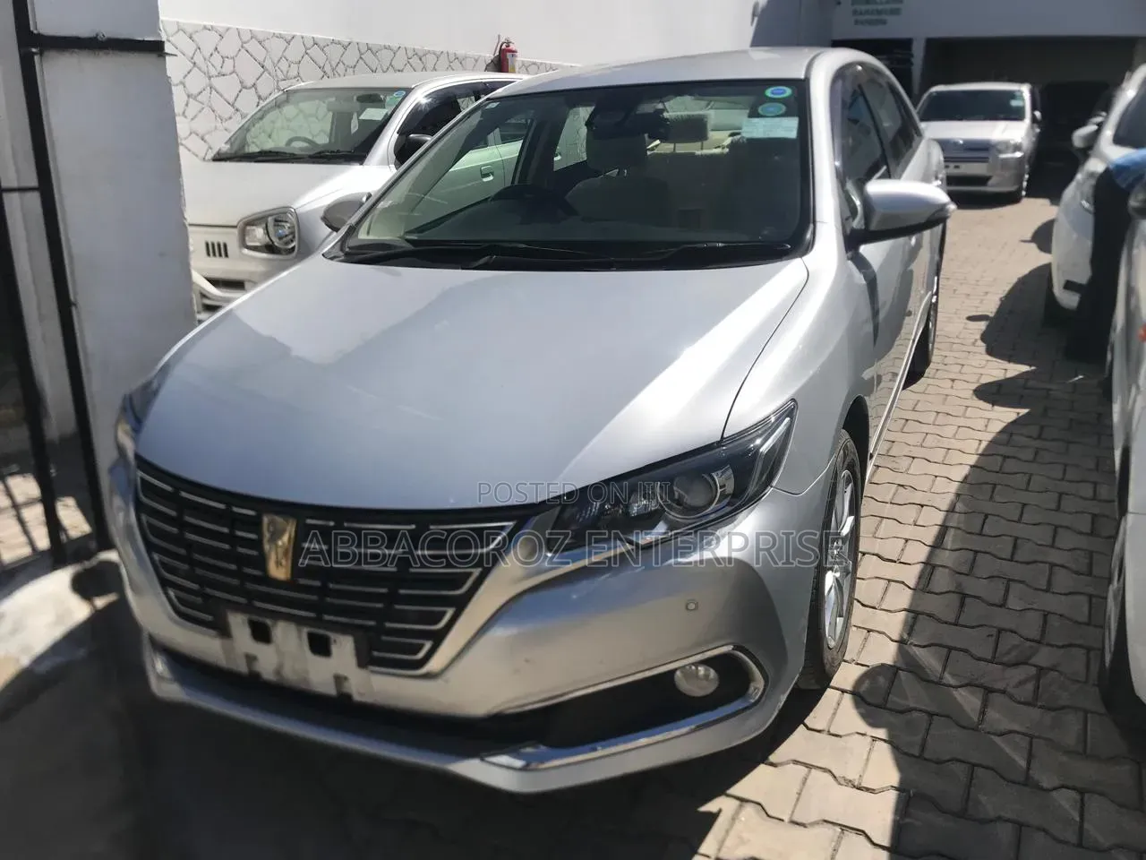 Toyota Premio 2018 Silver