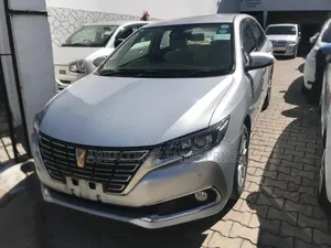 Toyota Premio 2018 Silver