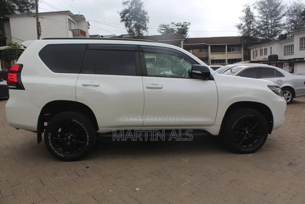 Toyota Land Cruiser Prado 2.8 2021 White