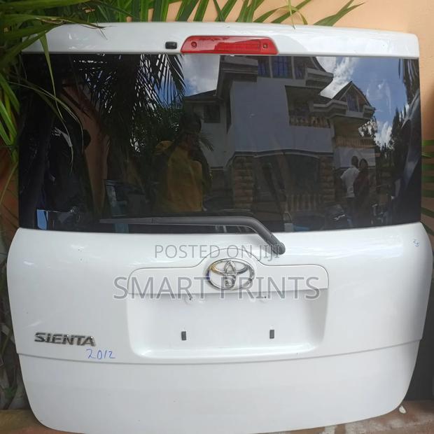 Sienta 2012 Boot Available - thumbnail 2