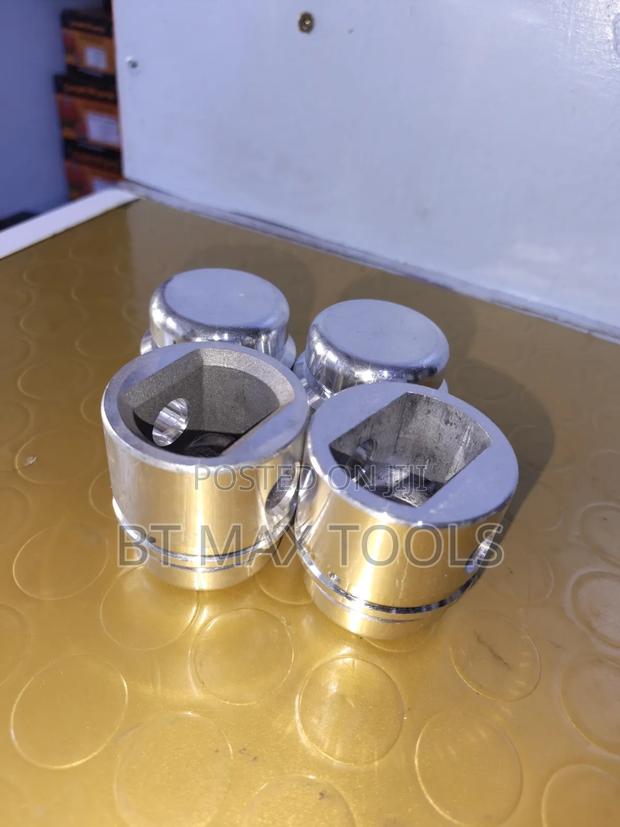 Demolisher Piston