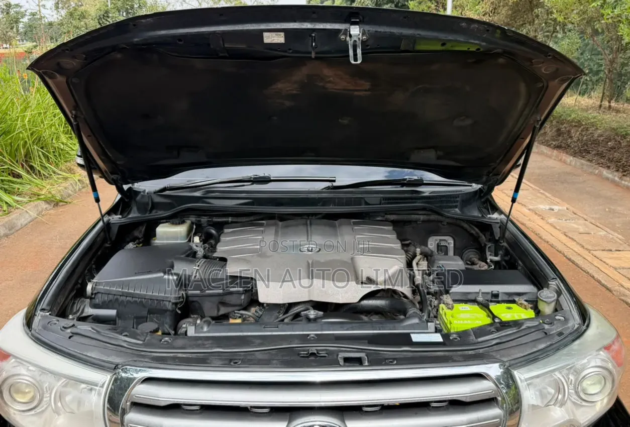 Toyota Land Cruiser 2012 Black