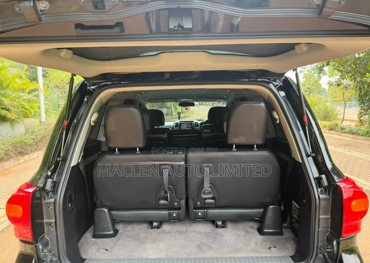 Toyota Land Cruiser 2012 Black