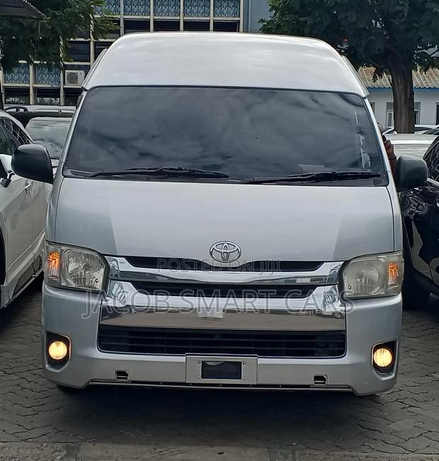 Toyota HiAce 2020 Silver - thumbnail 2