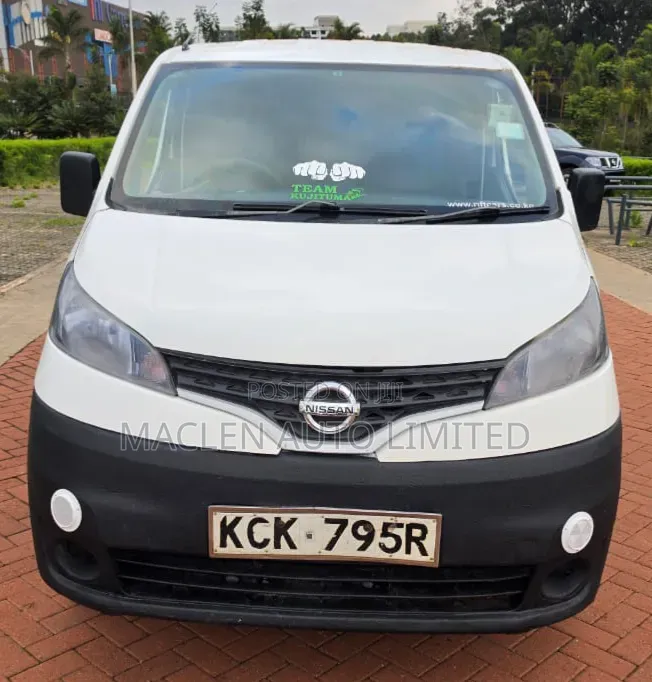 Nissan NV200 2011 White