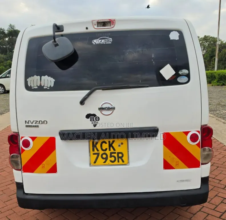 Nissan NV200 2011 White