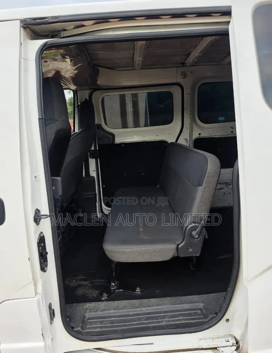 Nissan NV200 2011 White