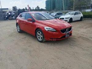 Volvo V40 2018 Red