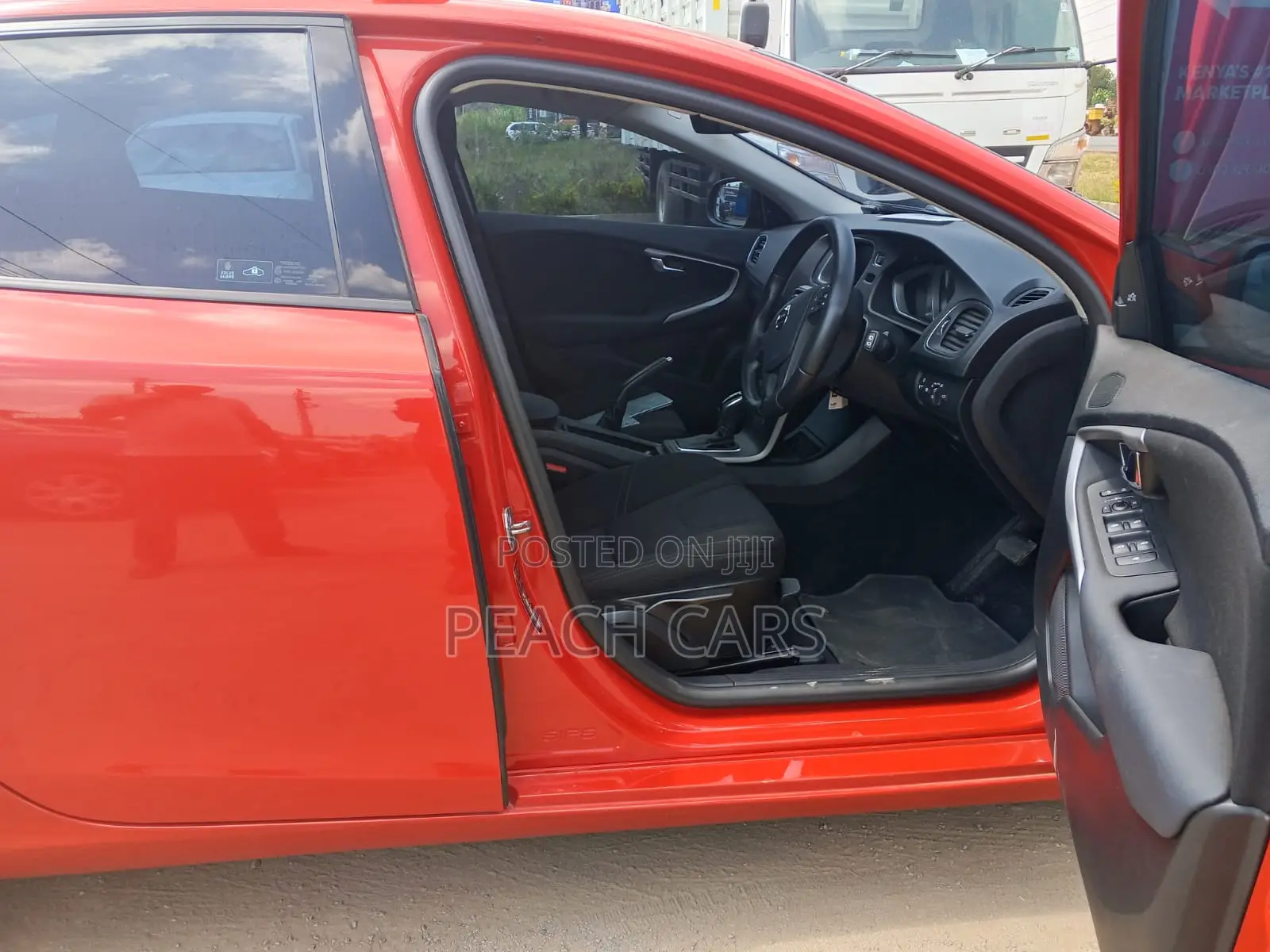 Volvo V40 2018 Red