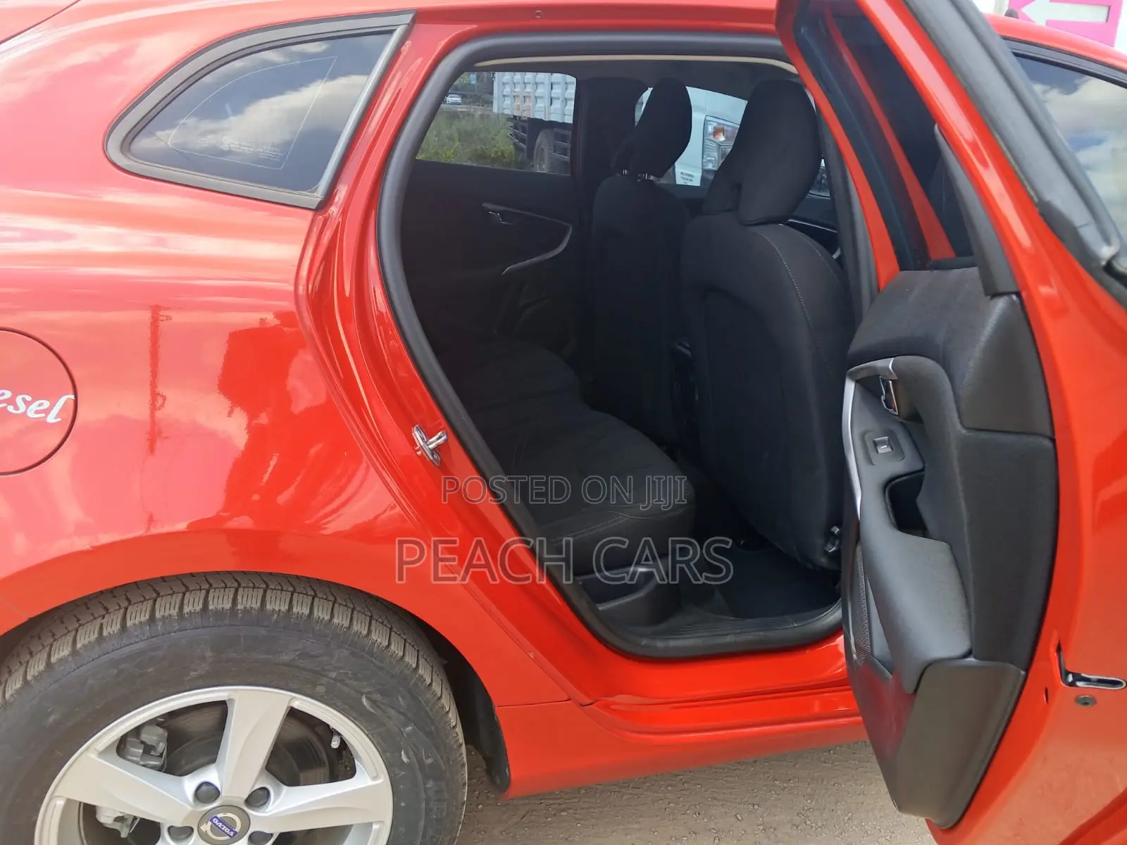 Volvo V40 2018 Red