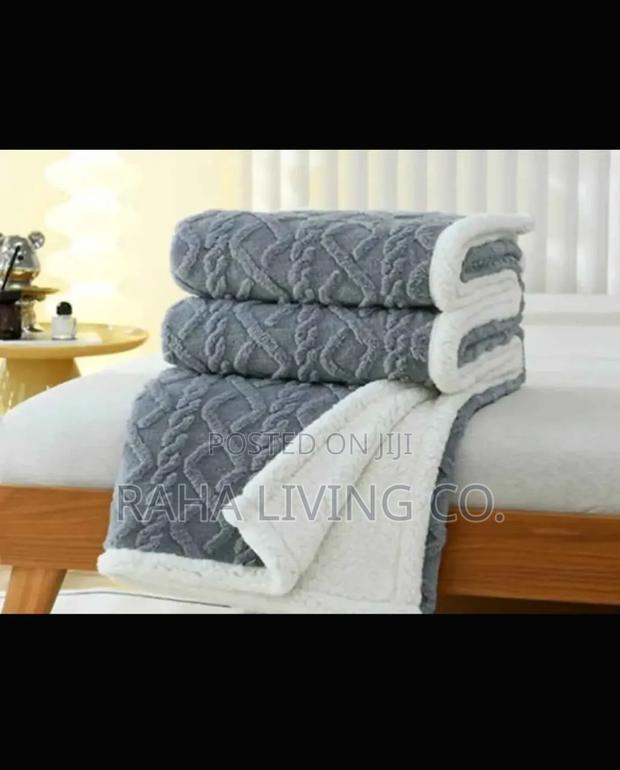 Sharper Fleece Woolen Blanket | Size 6x7 - thumbnail 2