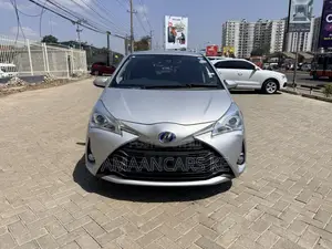 Toyota Vitz 1.5 FWD Hybrid 5dr 2019 Silver