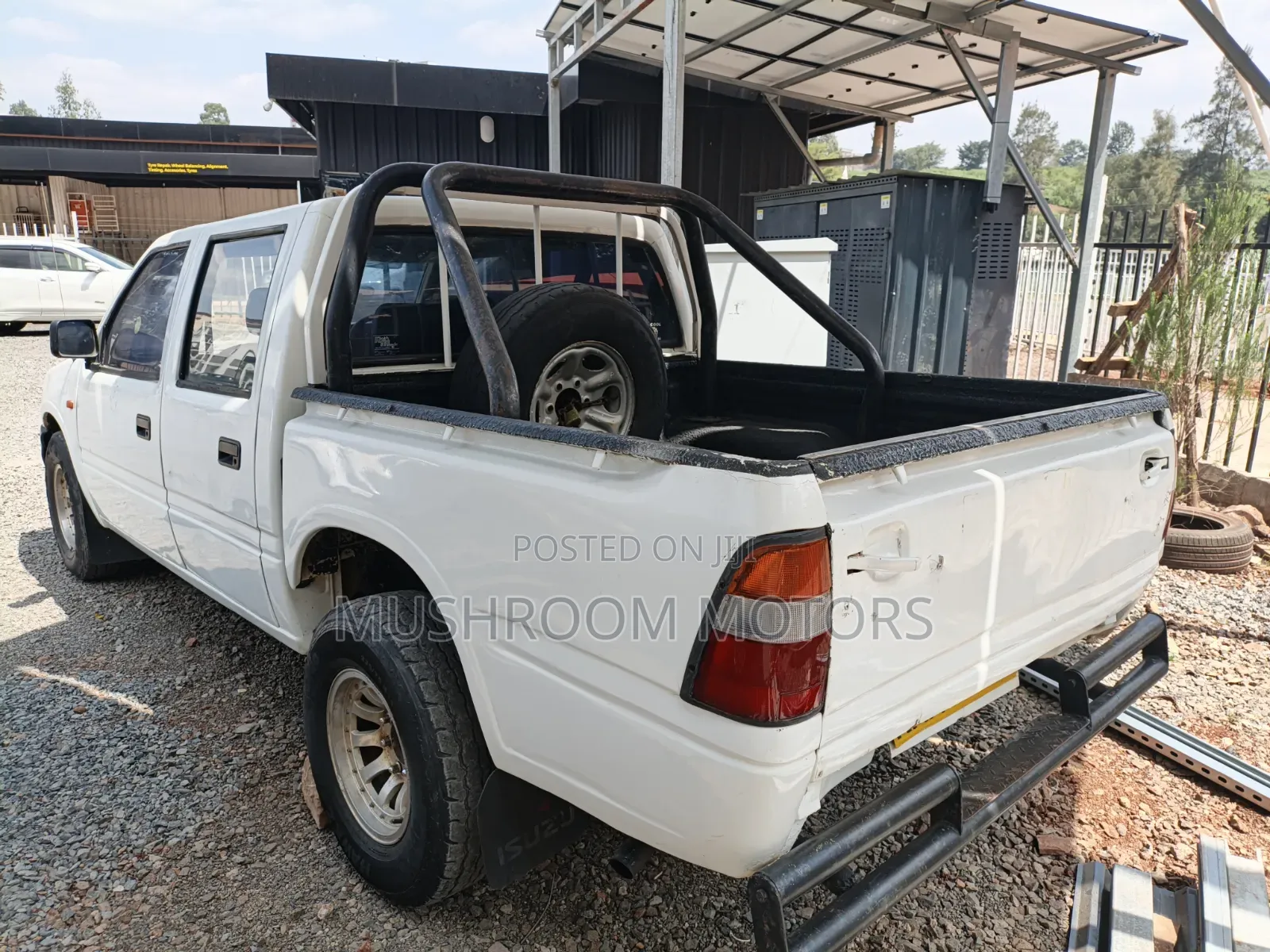 Isuzu D-MAX 2005 White