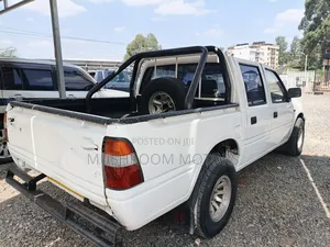 Isuzu D-MAX 2005 White