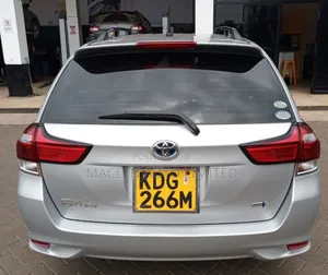 Toyota Corolla Fielder 2014 Silver