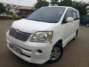 Toyota Noah 2004 White