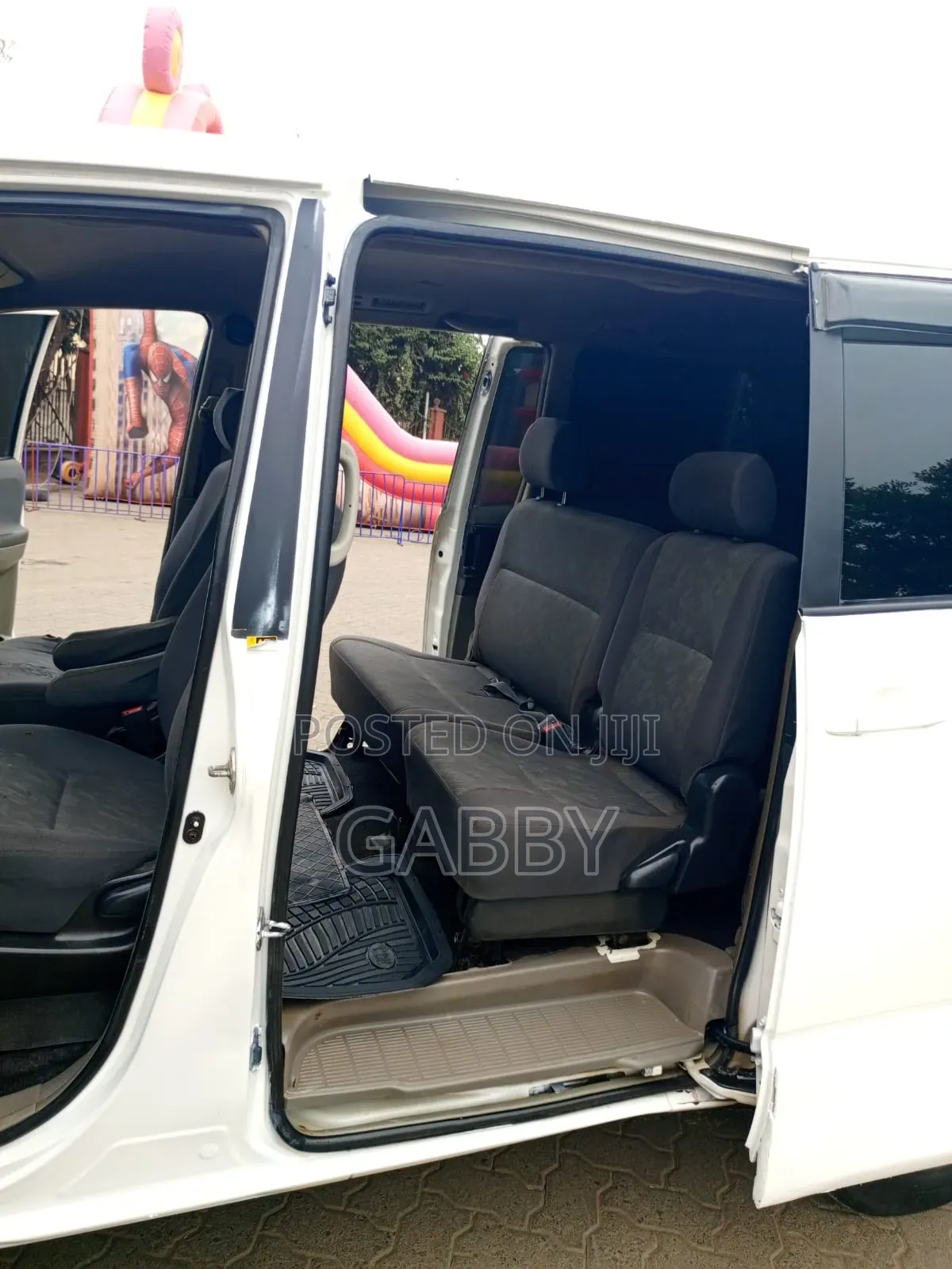 Toyota Noah 2004 White