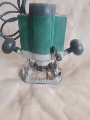Prouser 900w Router.