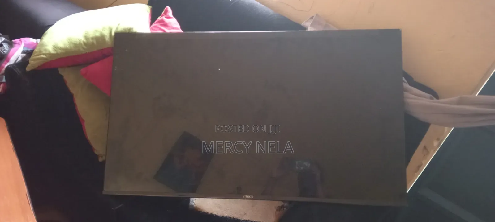 43" Vitron Smart Tv