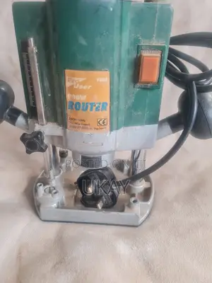 Prouser 900w Router.