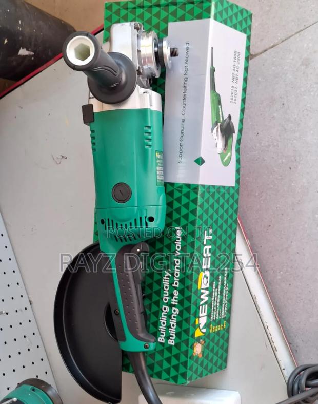 Quality Newbeat 9" Grinder