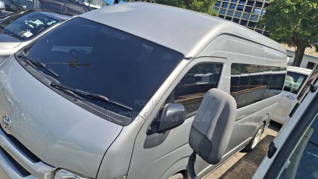 Toyota HiAce 2019 Silver