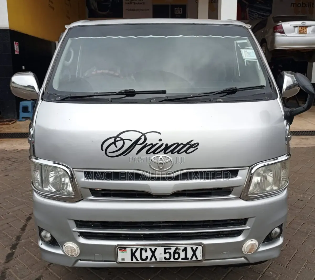 Toyota HiAce 2014 Silver